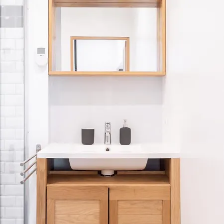 Grand' Place - Beautiful For 2 شقة ليل