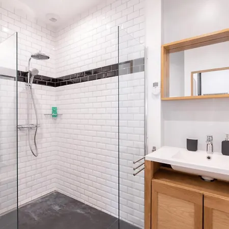 Grand' Place - Beautiful For 2 * ليل