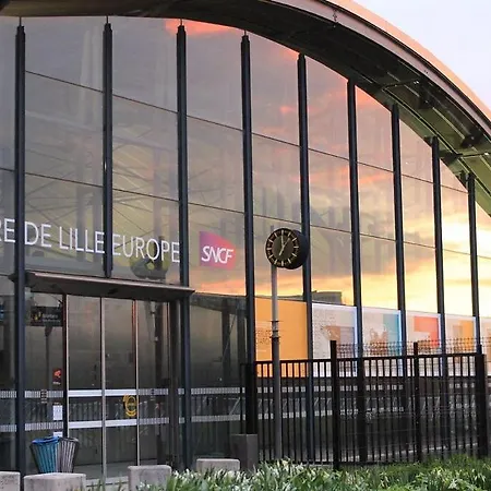 Grand' Place - Beautiful For 2 شقة ليل